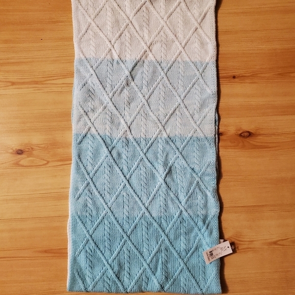New York & Company Infinity Scarf ♾ NWT - Picture 4 of 4